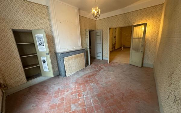 Appartement à vendre    5 pièces • 198,19 m2 Moustiers-Sainte-Marie