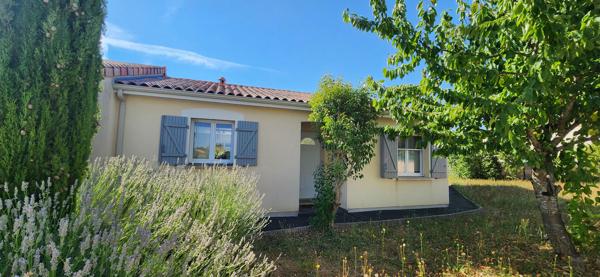 ITEUIL - PLAIN PIED - 131 m² - 5 CHAMBRES - JARDIN