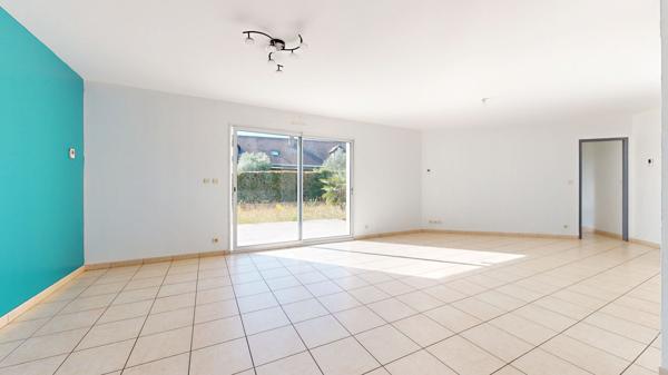 ITEUIL - PLAIN PIED - 131 m² - 5 CHAMBRES - JARDIN