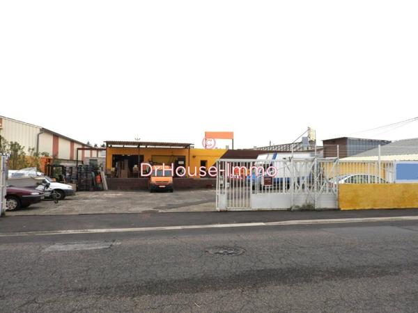 Bien immobilier à vendre 6 pièces de 945 m²