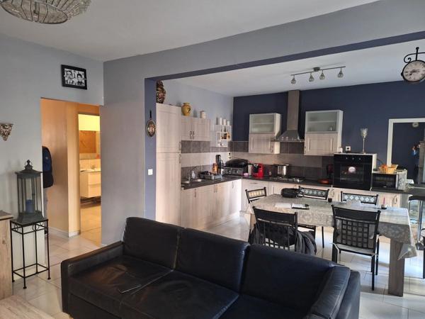 Vente                                                      Appartement
                        
                                         81 m2                     à Perpignan