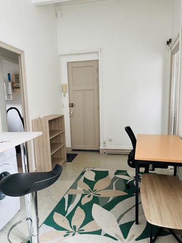 A LOUER APPARTEMENT  MEUBLE EN PLEIN CENTRE VILLE DE ST QUENTIN 02100