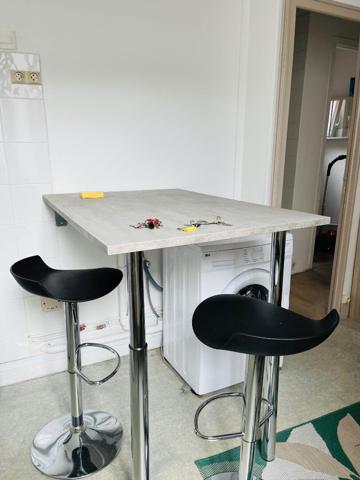 A LOUER APPARTEMENT  MEUBLE EN PLEIN CENTRE VILLE DE ST QUENTIN 02100