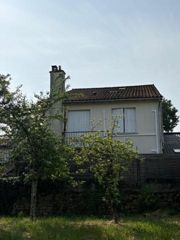 86580 VOUNEUIL SOUS BIARD Immeuble Vouneuil Sous Biard - 228 m2