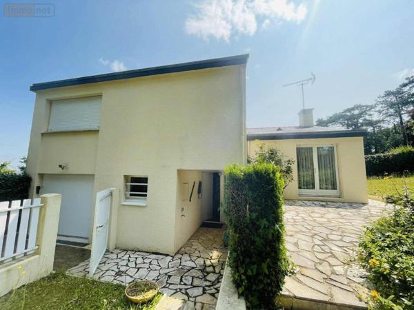 Maison à vendre à Saint-Hilaire-Saint-Florent dans le Maine-et-Loire (49400), ref : 49075-664