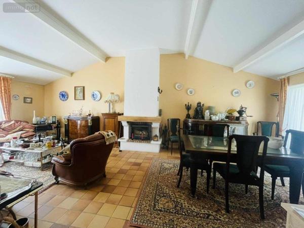 Maison à vendre à Saint-Hilaire-Saint-Florent dans le Maine-et-Loire (49400), ref : 49075-664