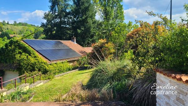 Propriété contemporaine avec piscine comprenant 3 logements indépendants