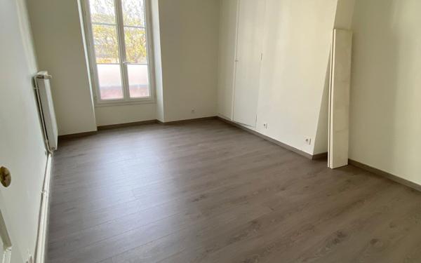 Appartement à louer    3 pièces • 49,23 m2 Nogent-le-Rotrou