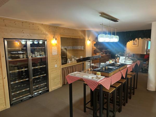 A vendre FDC et MURS, Sport d'Hiver en Savoie 1650m, Hotel Restaurant Terrasse CA 828KE