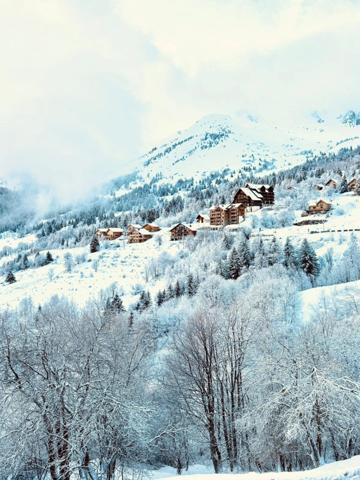 A vendre FDC et MURS, Sport d'Hiver en Savoie 1650m, Hotel Restaurant Terrasse CA 828KE