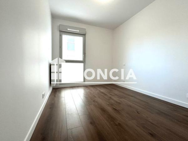 Location Appartement 4 pièces 77.42 m² - 37 AVENUE DU COMMANDANT LYSIACK Aytre 17440