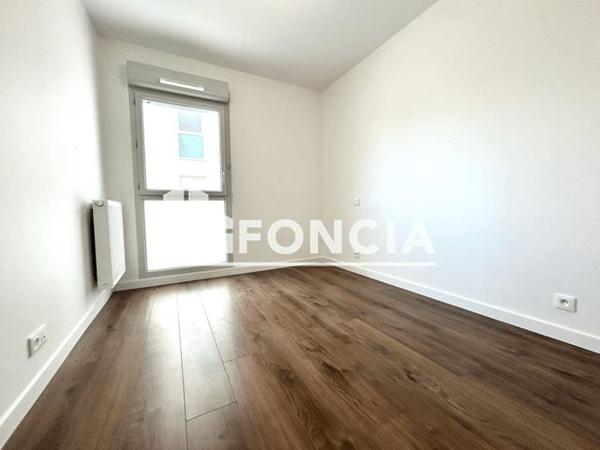 Location Appartement 4 pièces 77.42 m² - 37 AVENUE DU COMMANDANT LYSIACK Aytre 17440