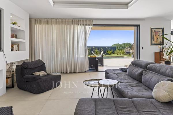 Villa contemporaine neuve avec piscine Bali, suite indépendante et prestations haut de gamme