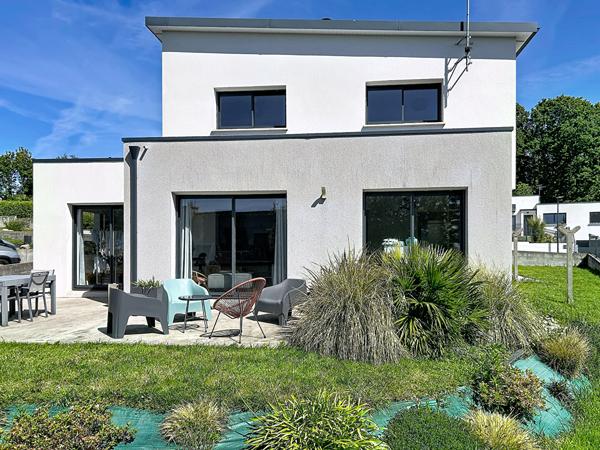 Maison Briec vie de plain-pied, 4 chambres, secteur prisé, bourg à pied.