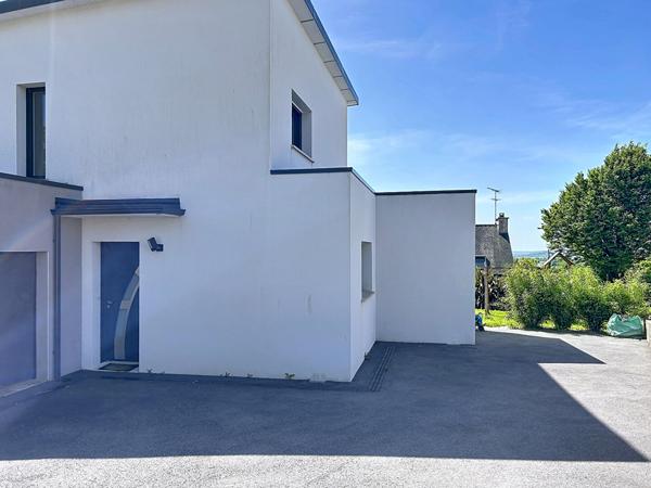 Maison Briec vie de plain-pied, 4 chambres, secteur prisé, bourg à pied.