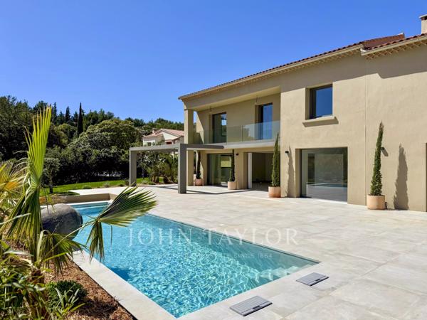 La Cadière-d’Azur – Bastide rénovée de 250 m² avec piscine et vue campagne
