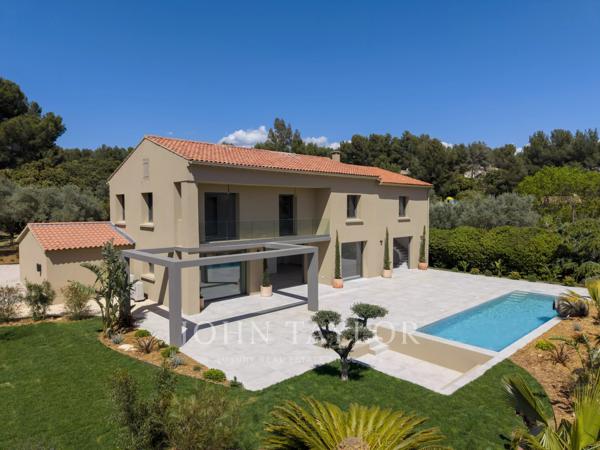 La Cadière-d’Azur – Bastide rénovée de 250 m² avec piscine et vue campagne