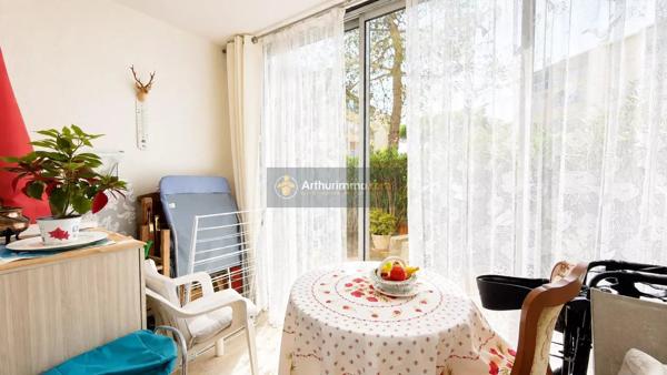 Vente                                                      Appartement
                        
                     2 pièces                      30 m2                     à Fréjus
