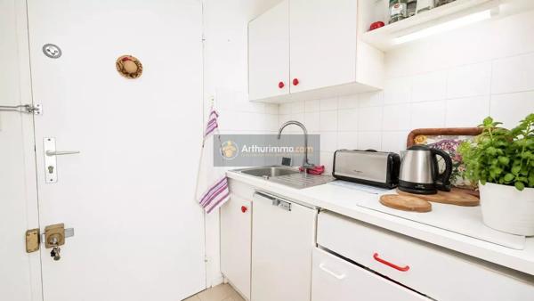 Vente                                                      Appartement
                        
                     2 pièces                      30 m2                     à Fréjus