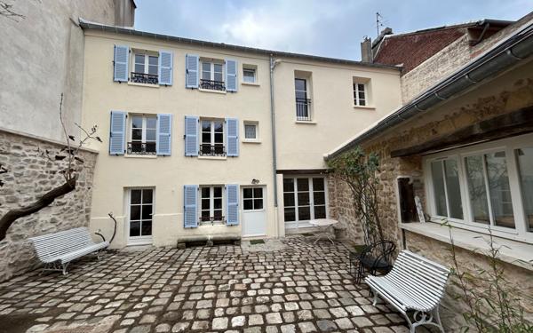 Maison à louer    5 pièces • 135,76 m2 Châtillon