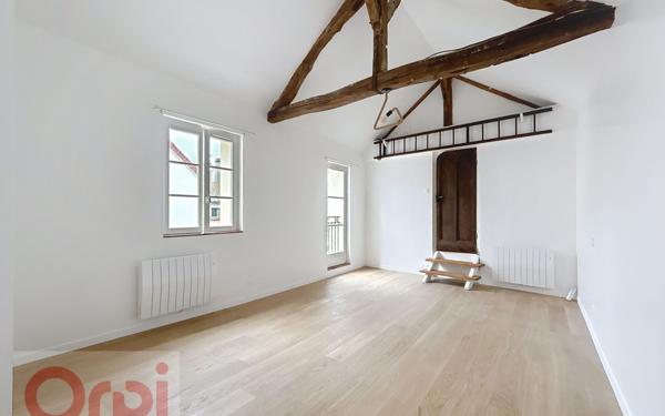 Maison à louer    5 pièces • 135,76 m2 Châtillon