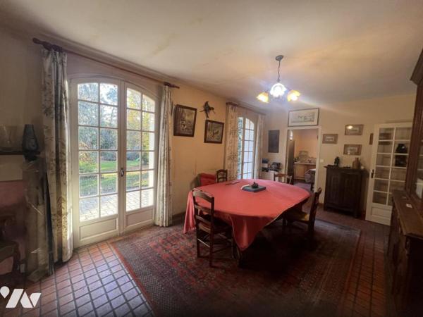 LA FERTE MACE, maison 3ch, sous-sol, terrain arboré