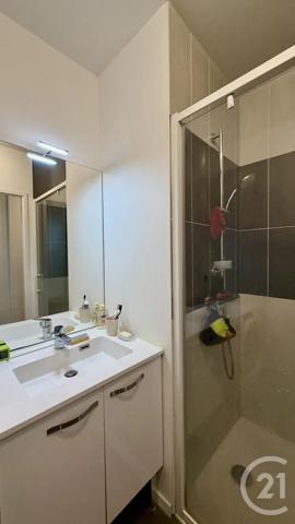 Appartement T3 à vendre  3 pièces - 65,24 m 2   VANNES  - 56