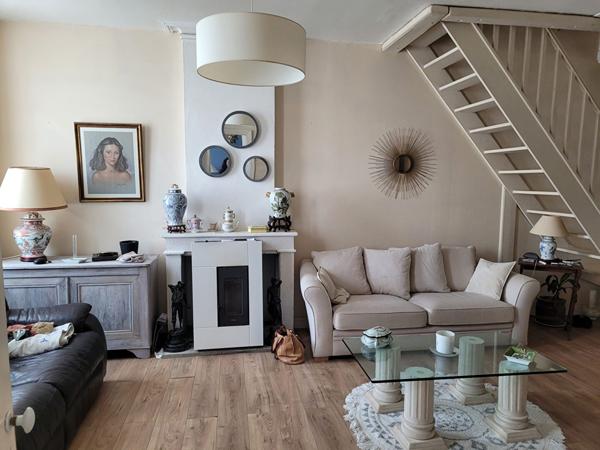 ROCHEFORT quartier voltaire maison de 110 m² de type 3 avec véranda - jardin intime