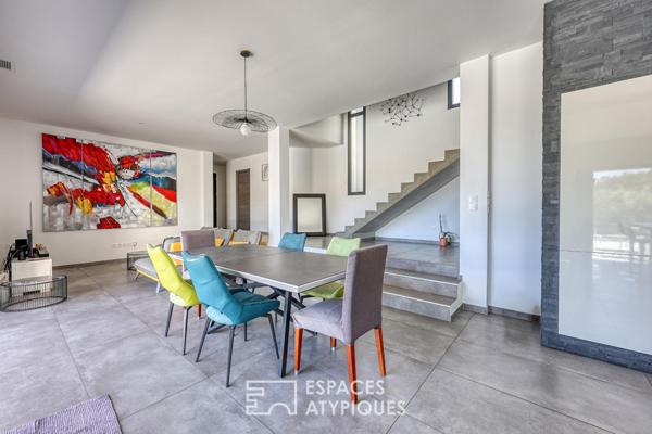Villa contemporaine avec piscine cadre nature