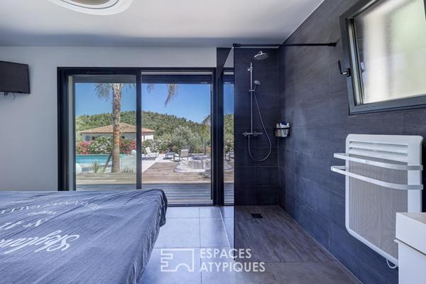 Villa contemporaine avec piscine cadre nature