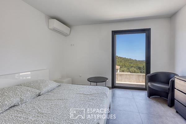Villa contemporaine avec piscine cadre nature