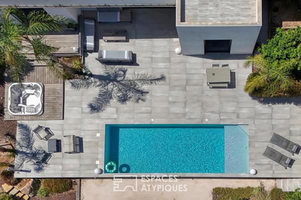 Villa contemporaine avec piscine cadre nature