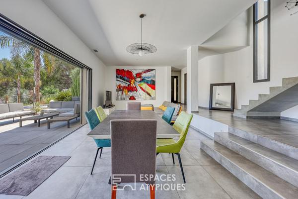 Villa contemporaine avec piscine cadre nature