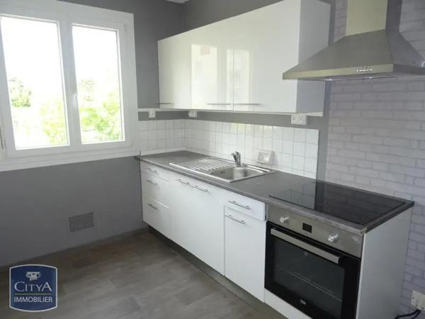 Appartement à louer 2 pièces 46.35m² Laval (53000)