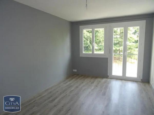 Appartement à louer 2 pièces 46.35m² Laval (53000)