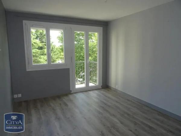 Appartement à louer 2 pièces 46.35m² Laval (53000)