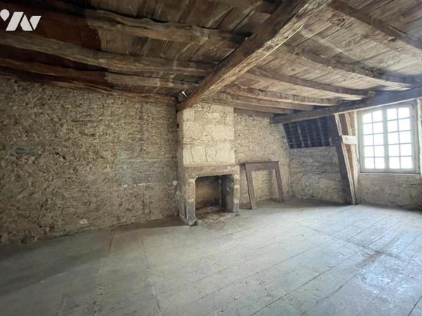 DINAN Centre - Immeuble de rapport à rénover en partie - Murs commerciaux loué au RDC