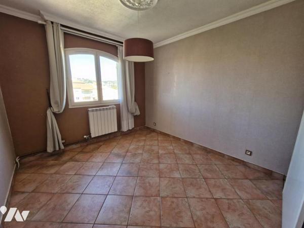 Appartement T2 dernier étage + Place de parking