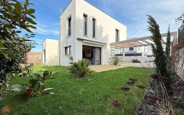 Maison à vendre    4 pièces •  Vaux-sur-Mer