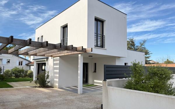 Maison à vendre    4 pièces •  Vaux-sur-Mer