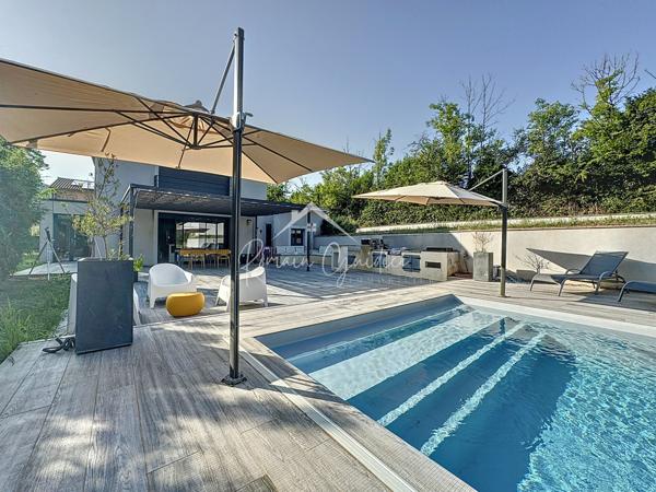 Saint-Affrique (12400) VILLA DE PRESTIGE TYPE 5 DE 196 M² SUR SON TERRAIN PLAT DE 6770 M²