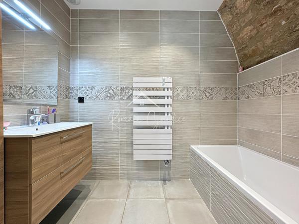 Saint-Affrique (12400) VILLA DE PRESTIGE TYPE 5 DE 196 M² SUR SON TERRAIN PLAT DE 6770 M²