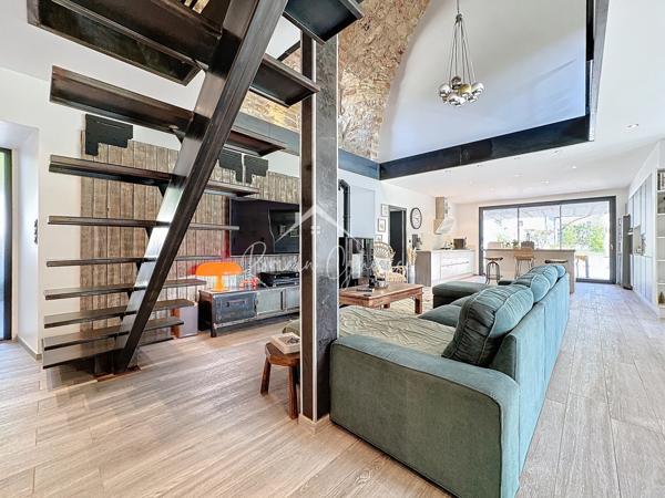 Saint-Affrique (12400) VILLA DE PRESTIGE TYPE 5 DE 196 M² SUR SON TERRAIN PLAT DE 6770 M²