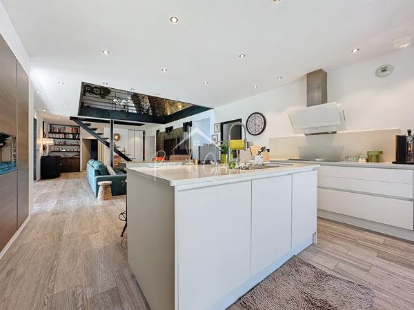 Saint-Affrique (12400) VILLA DE PRESTIGE TYPE 5 DE 196 M² SUR SON TERRAIN PLAT DE 6770 M²