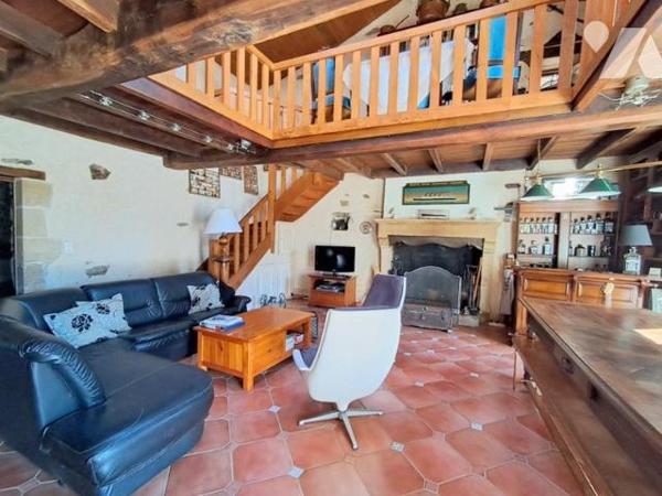 Antigny -Unique et rare pour ce bien d'exception au cœur d'un village sera accueillir votre famille.