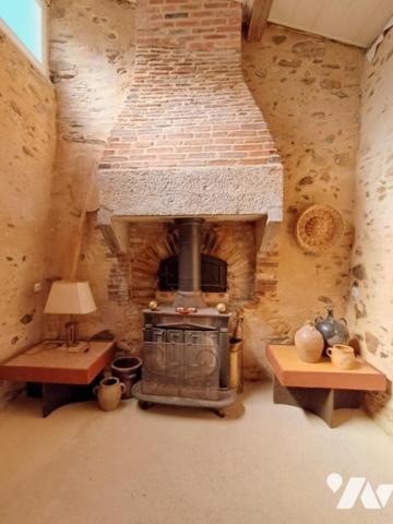 Antigny -Unique et rare pour ce bien d'exception au cœur d'un village sera accueillir votre famille.