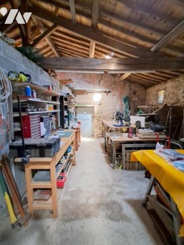 Antigny -Unique et rare pour ce bien d'exception au cœur d'un village sera accueillir votre famille.