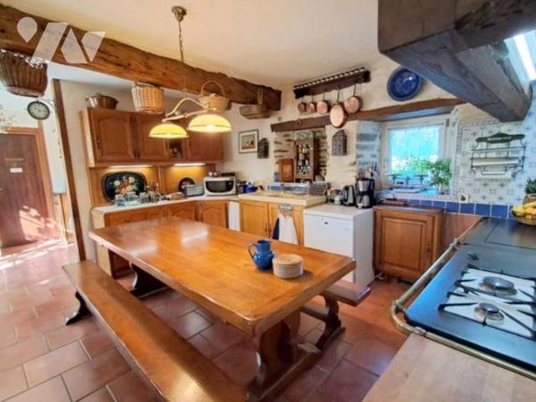 Antigny -Unique et rare pour ce bien d'exception au cœur d'un village sera accueillir votre famille.