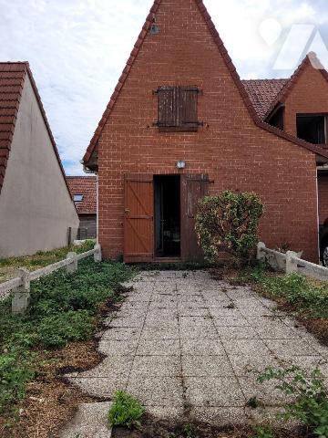 Emplacement privilégié pour cette petite maison de vacances de 37,5 m2.
Située dans une impass...