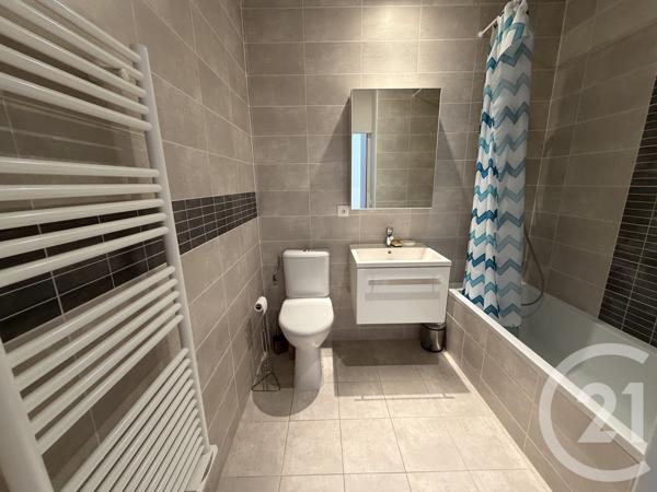 Maison à vendre  6 pièces - 189,85 m 2   ROYAN  - 17